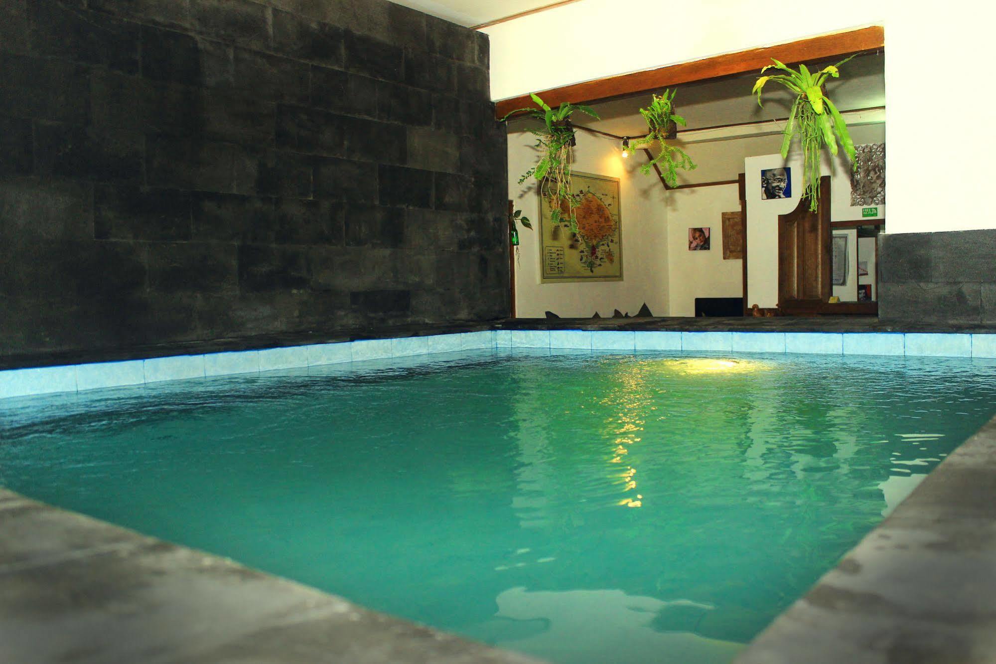 Friendly House Bali Hostel Ubud  Exterior photo