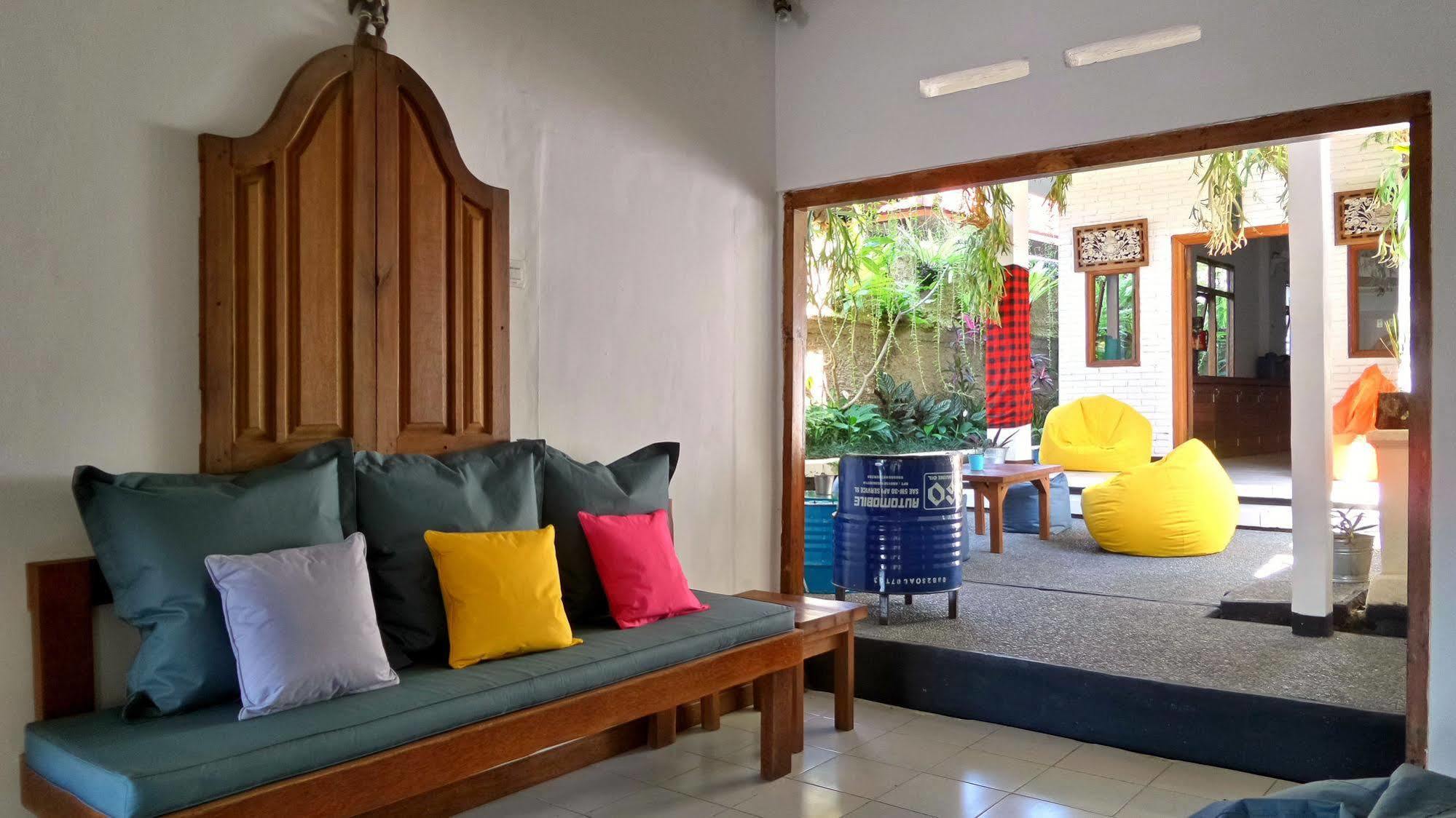 Friendly House Bali Hostel Ubud  Exterior photo