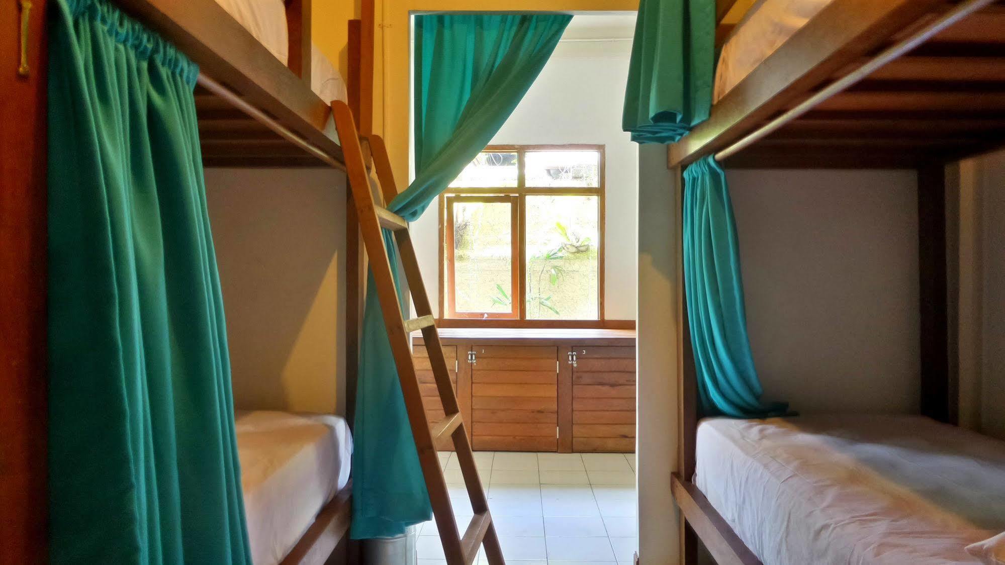Friendly House Bali Hostel Ubud  Exterior photo