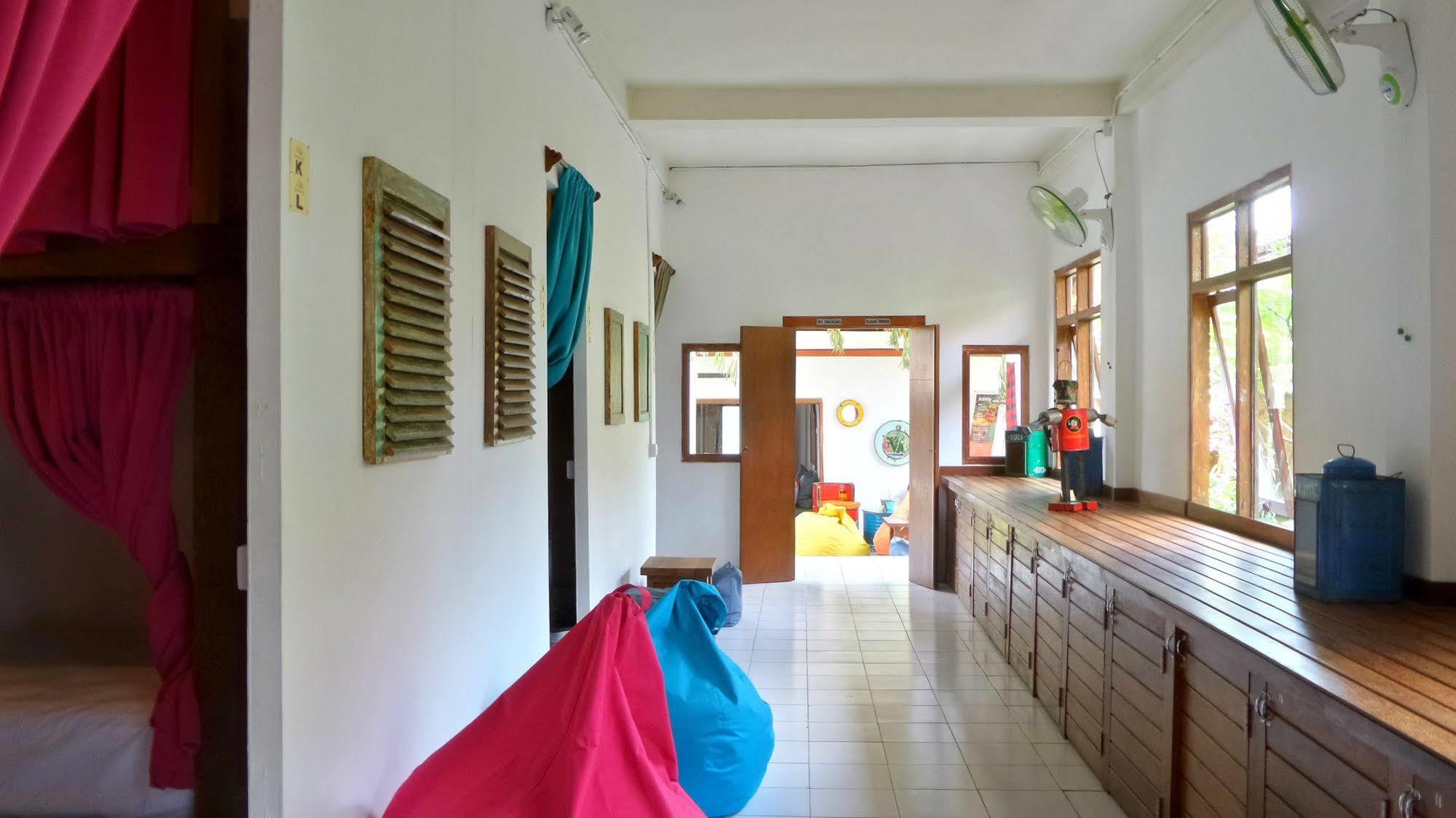 Friendly House Bali Hostel Ubud  Exterior photo