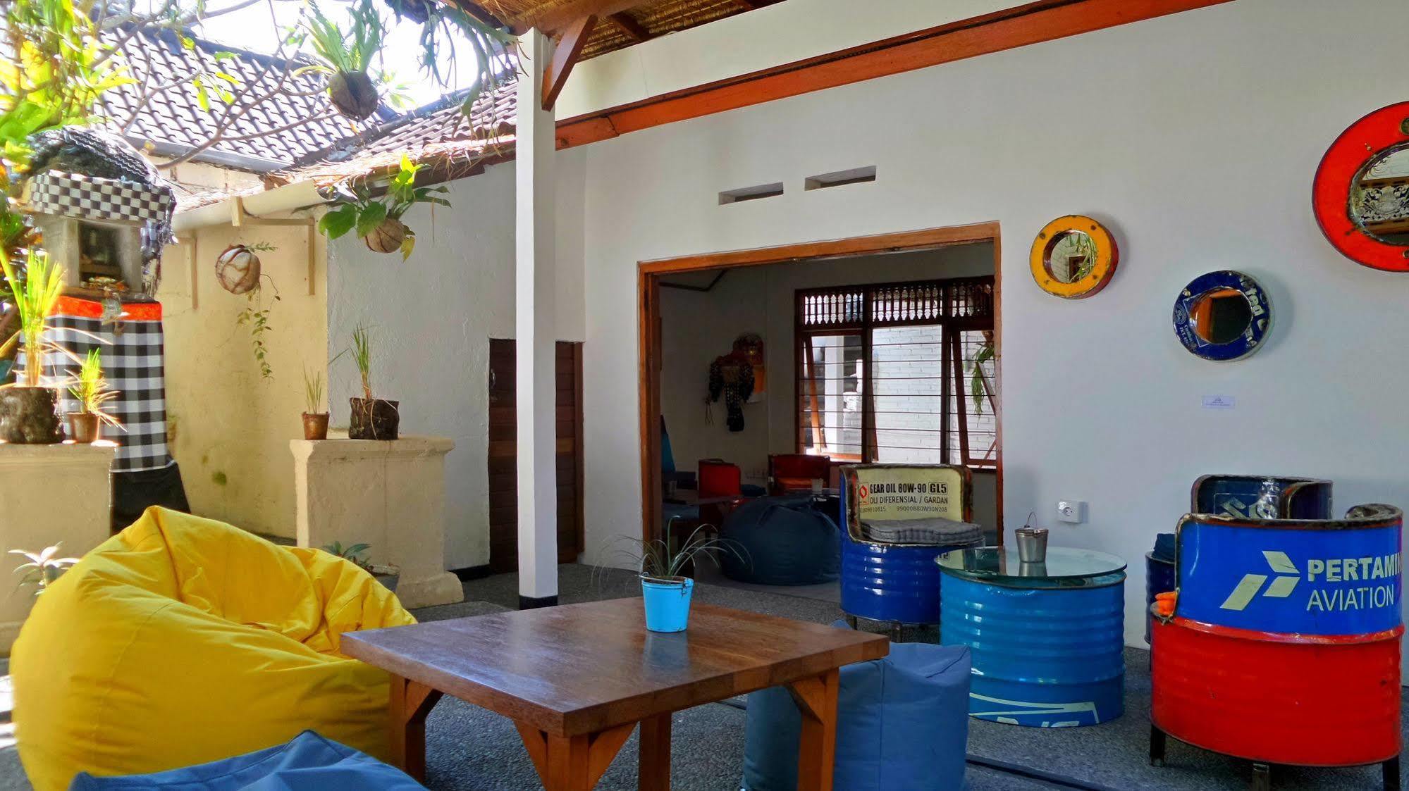 Friendly House Bali Hostel Ubud  Exterior photo