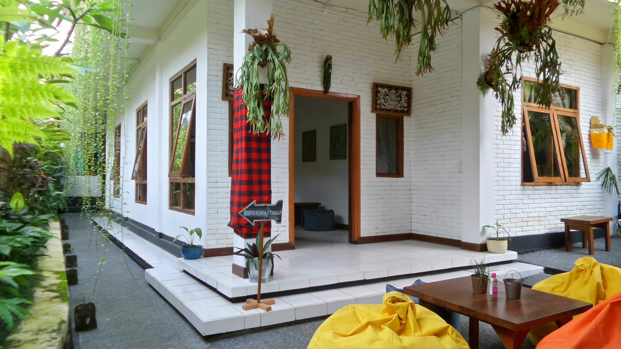 Friendly House Bali Hostel Ubud  Exterior photo